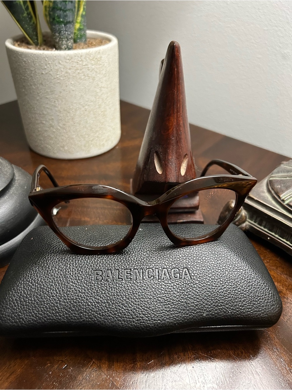 Balenciaga Tortoiseshell Cat-Eye Glasses - Dark Brown